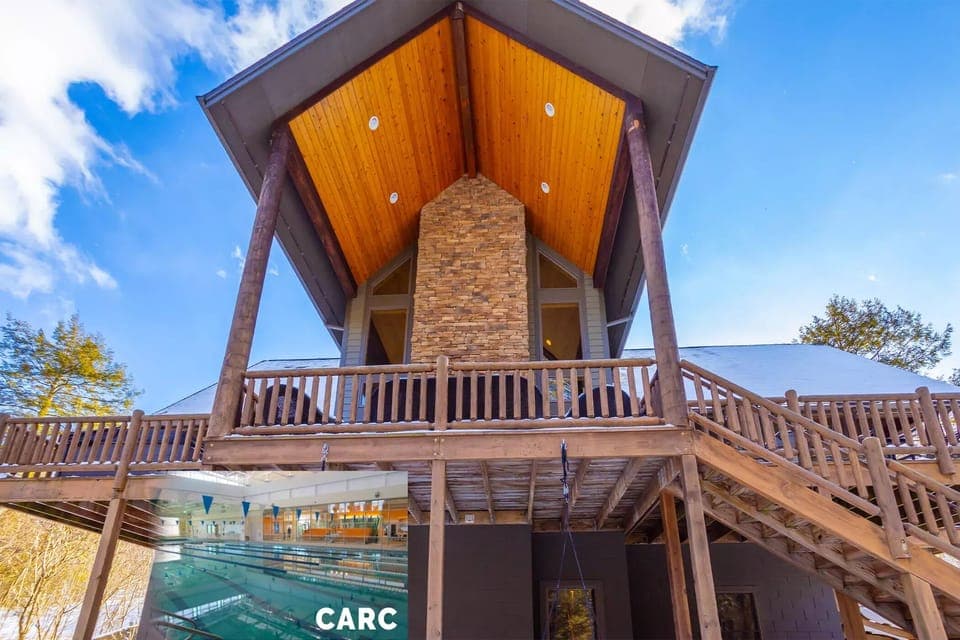 Cozy and Majestic cabin in the hemlocks with free CARC membership!