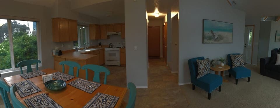 Kitchen and Dining room open floor plan