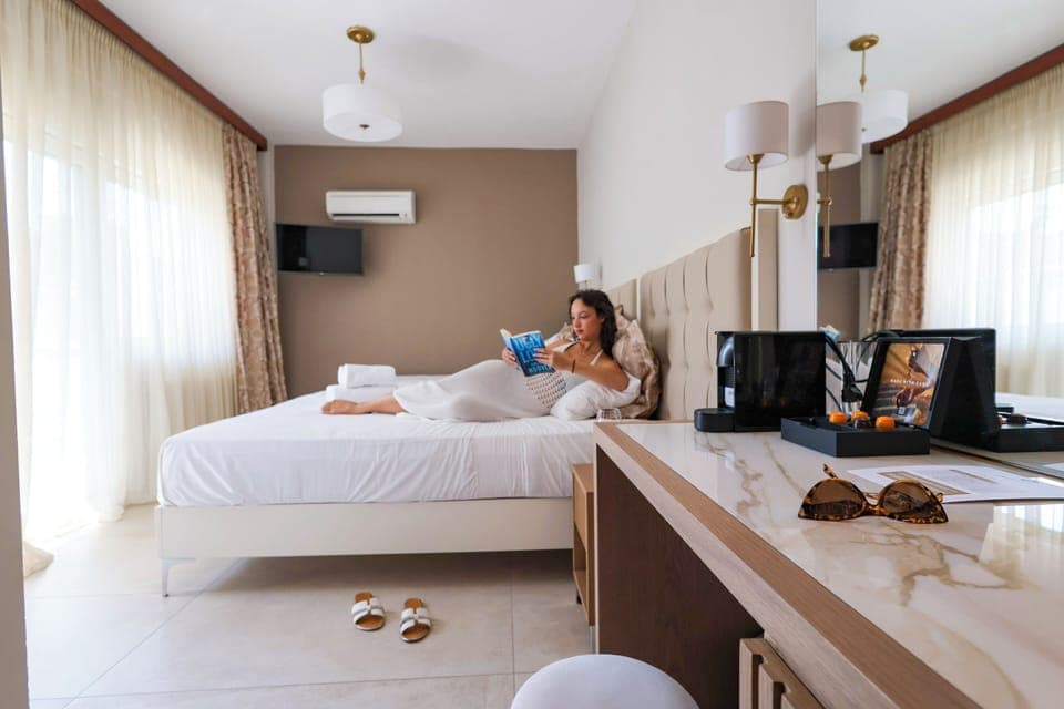 Standard Double Room | Minibar, iron/ironing board, free WiFi, bed sheets