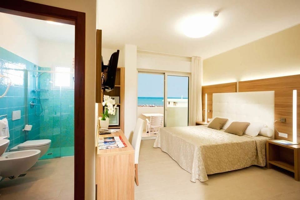 Cribs/infant beds, free WiFi