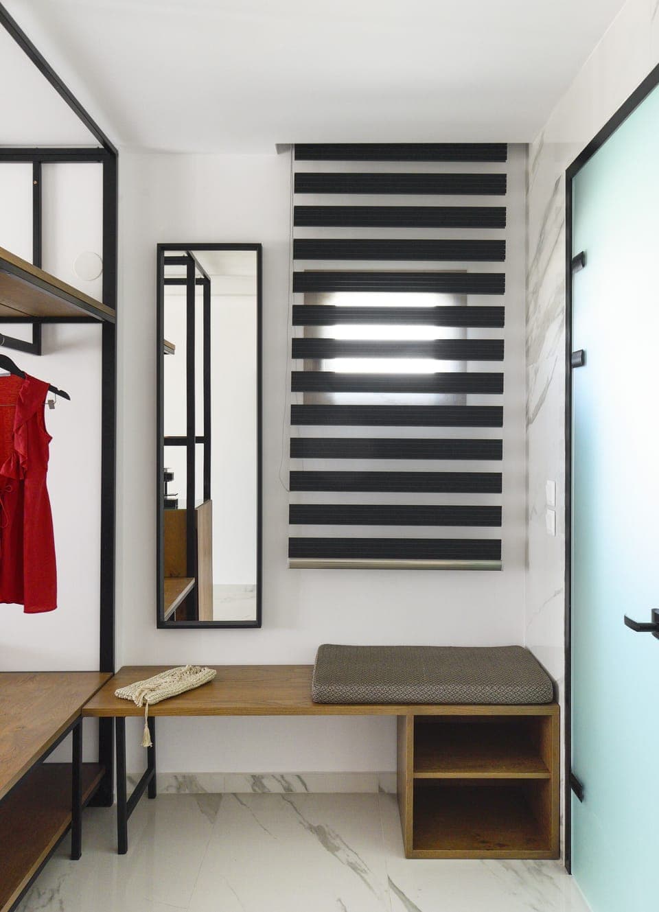 Junior Studio Suite | Bathroom | Shower, hydromassage showerhead, designer toiletries, hair dryer