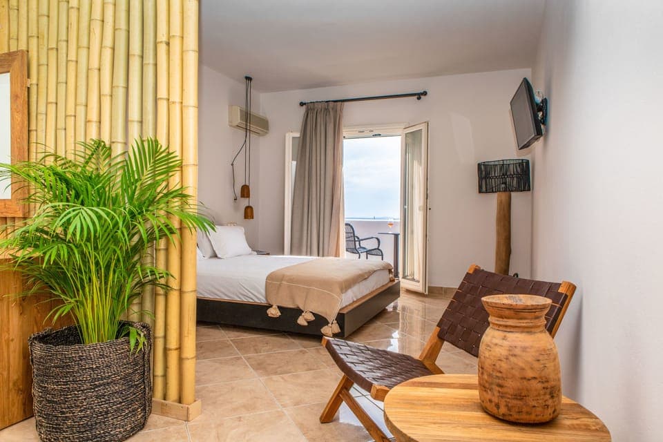 Panoramic Suite, Sea View | 1 bedroom, in-room safe, soundproofing, iron/ironing board