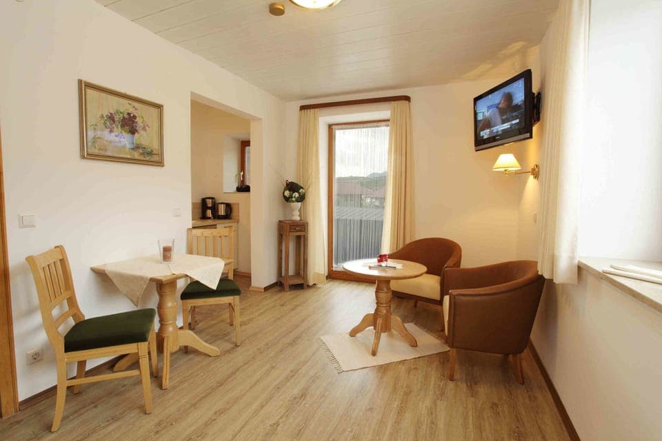 Apartment, Balcony (Hausbergstüberl) | Desk, free cribs/infant beds, free WiFi