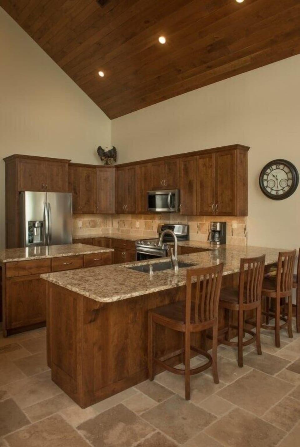 Full size kitchen with all the essentials!