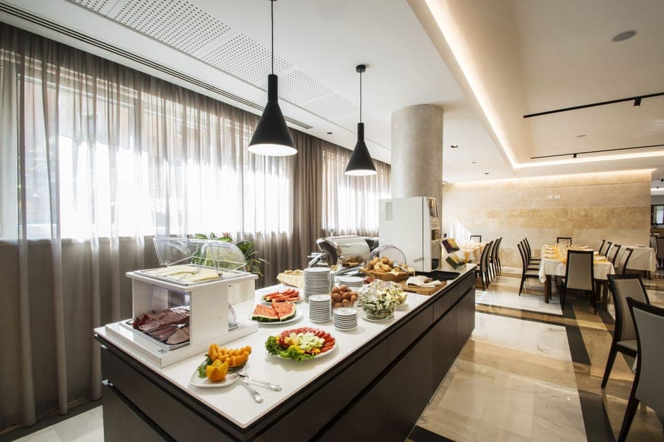 Free daily buffet breakfast