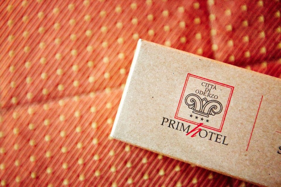 Combined shower/tub, deep soaking tub, rainfall showerhead