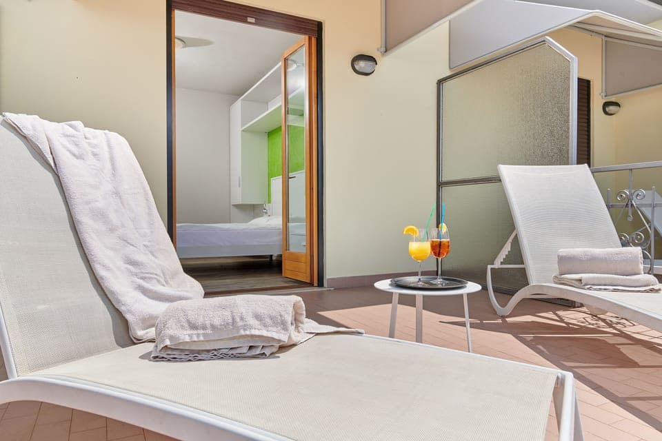 Exclusive Double Room, 1 King Bed, Terrace, Lake View | Balcony