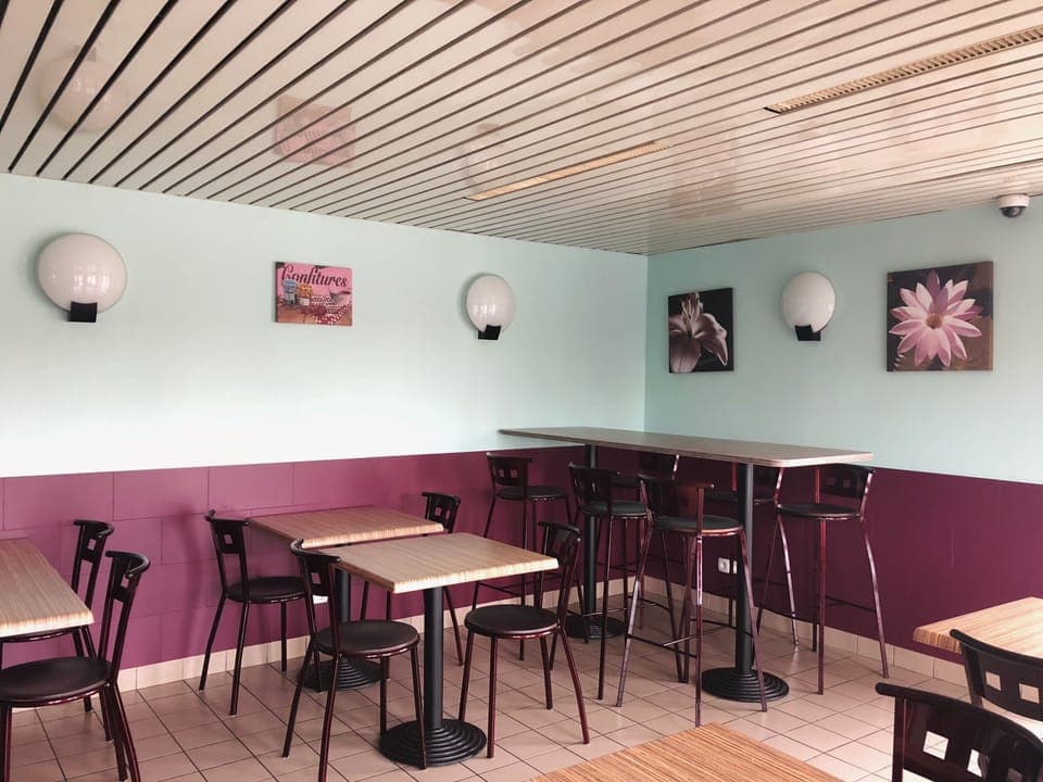 Daily buffet breakfast (EUR 6.00 per person)