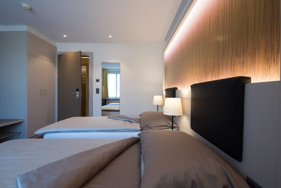 Economy Double Room | Premium bedding, in-room safe, desk, laptop workspace