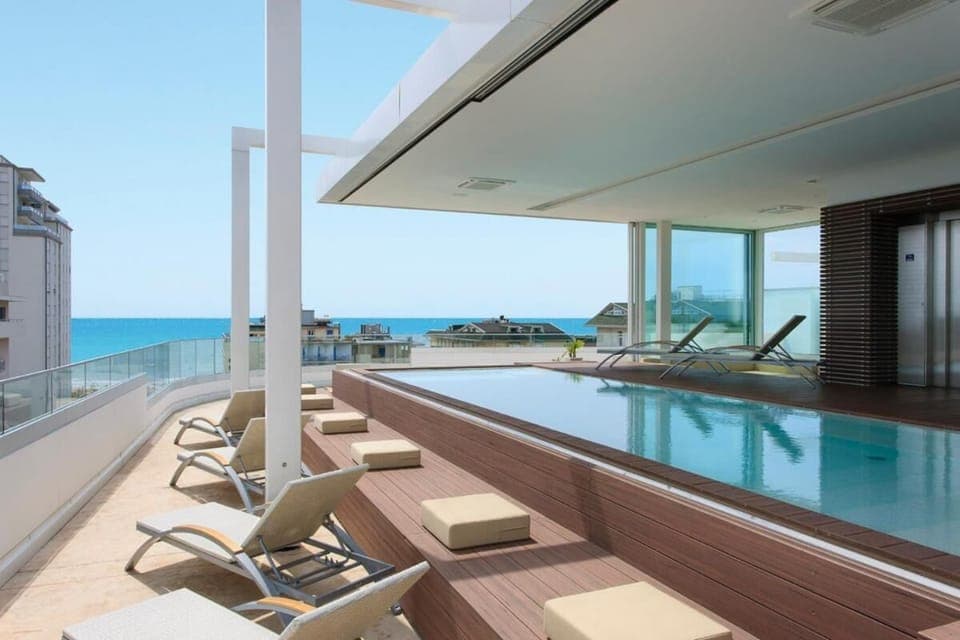 Indoor pool, outdoor pool