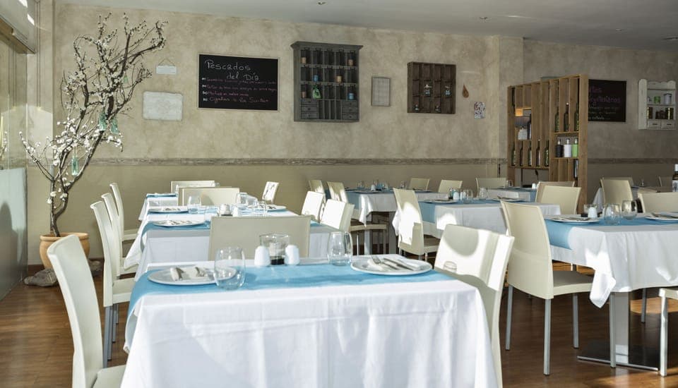 Buffet breakfast on weekdays (EUR 12.5 per person)