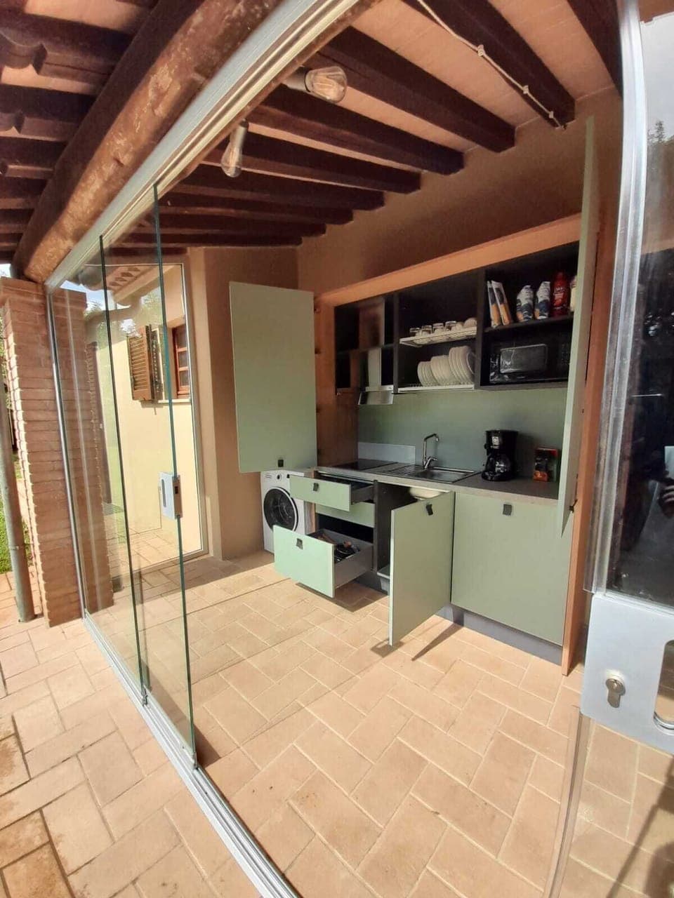 Fridge, microwave, stovetop