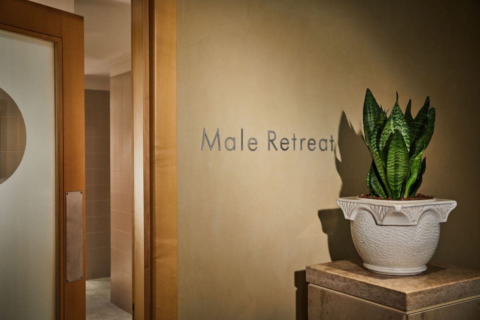 Couples treatment rooms, sauna, steam room, body treatments