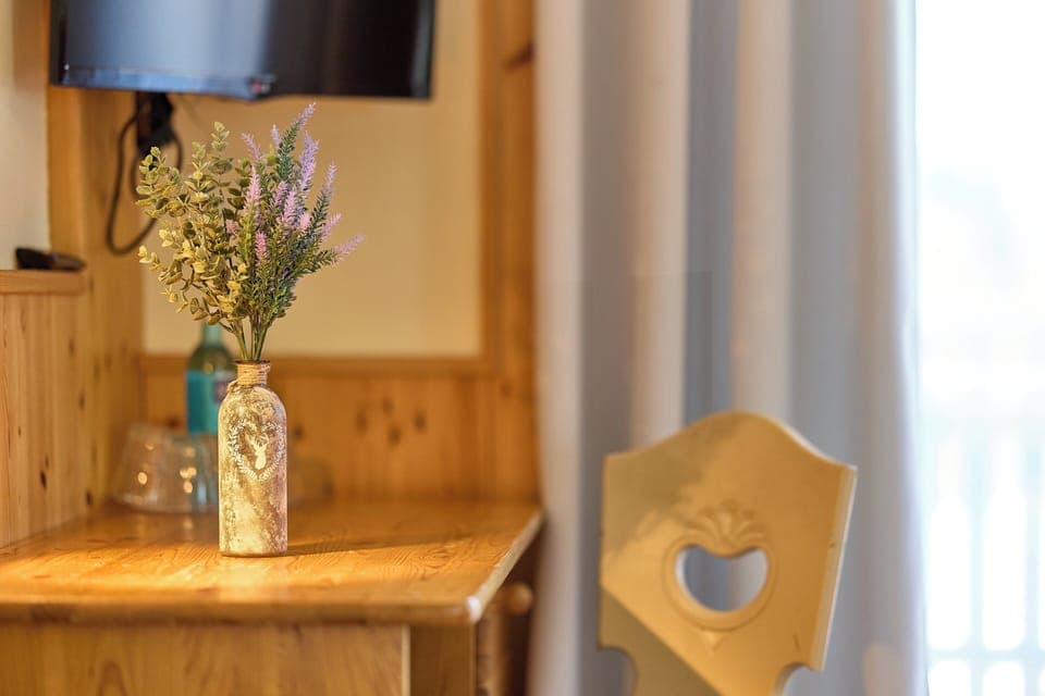 Quadruple Room | In-room safe, desk, soundproofing, iron/ironing board