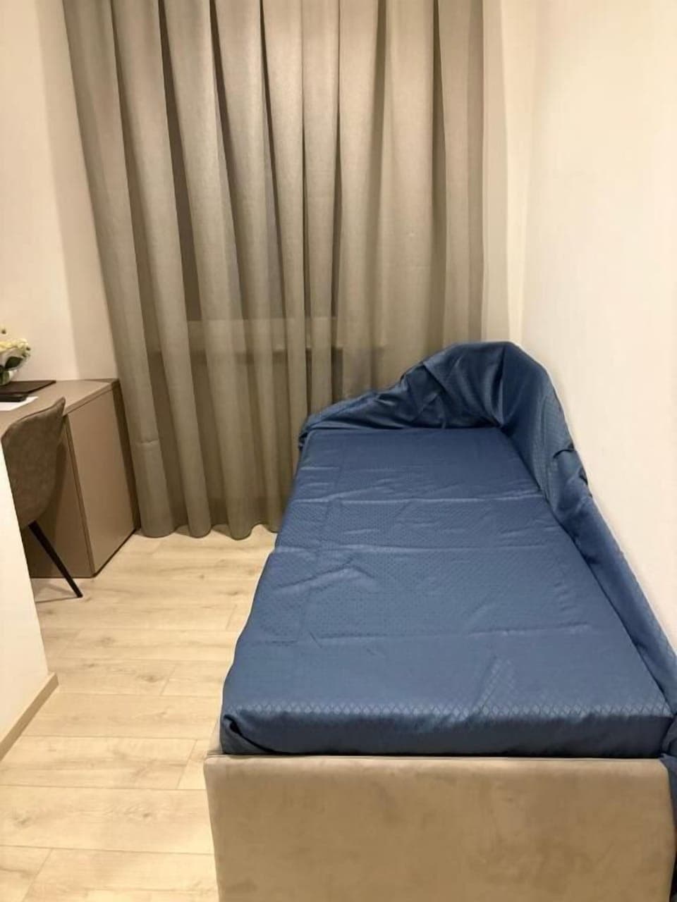 Junior Room | Living area | 25-inch TV with digital channels