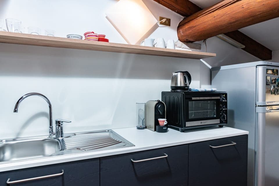 City Apartment, 1 Bedroom | Private kitchen | Stovetop, dishwasher, espresso maker, electric kettle