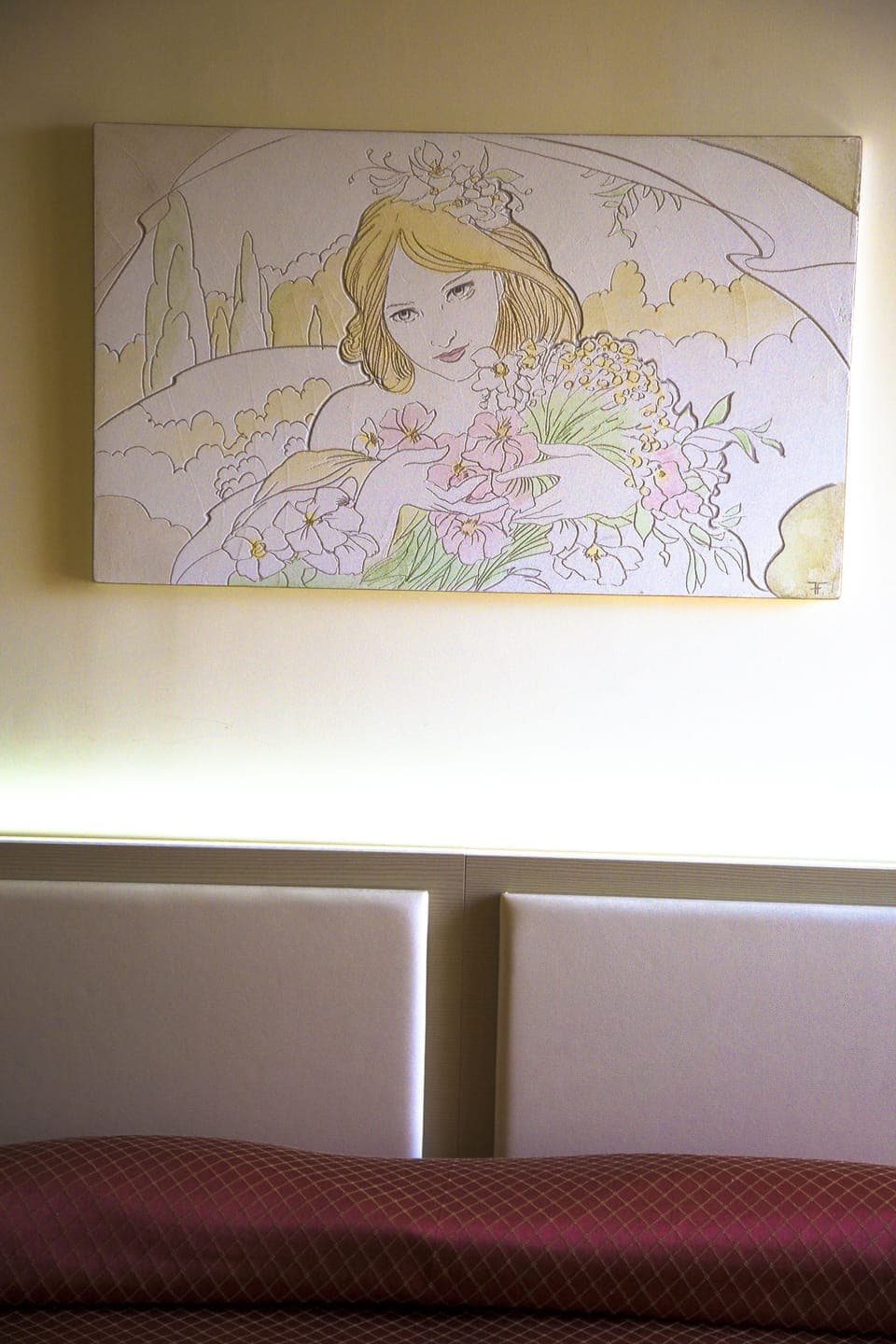 Free minibar, in-room safe, desk, soundproofing