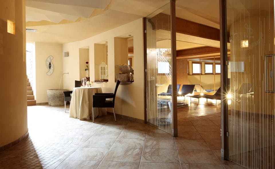 Sauna, Turkish bath, body treatments, mud baths, aromatherapy