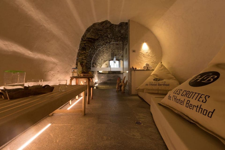 Sauna, hot tub, steam room, massages