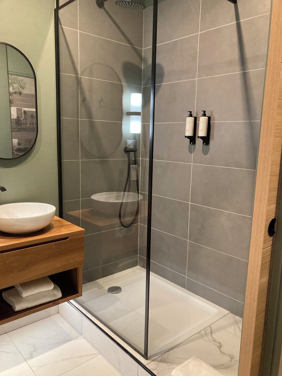 Family Suite | Bathroom | Hair dryer, towels