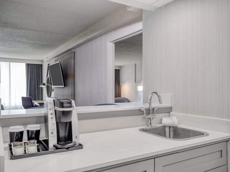 Suite, 1 Bedroom | Premium bedding, desk, blackout drapes, iron/ironing board
