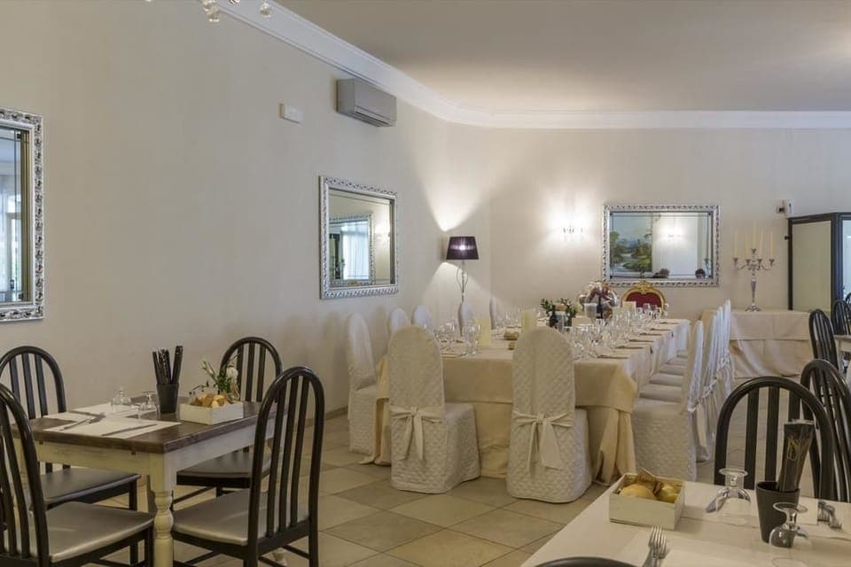 Daily local cuisine breakfast (EUR 5.00 per person)