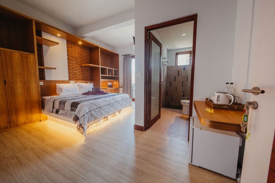 Standard Room, 1 King Bed | Room amenity