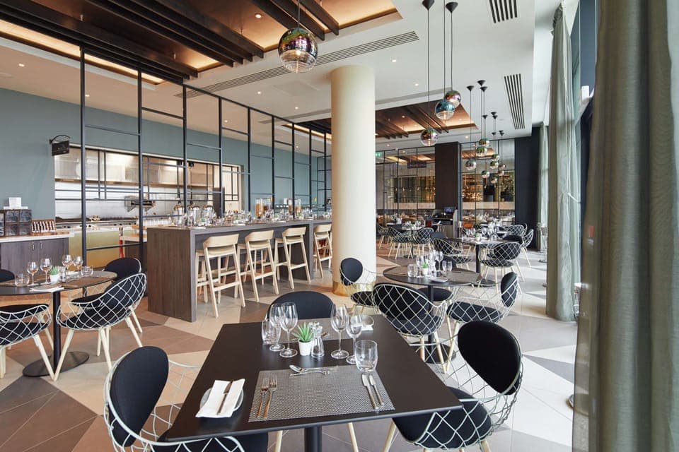 Breakfast, lunch, dinner served; British cuisine 