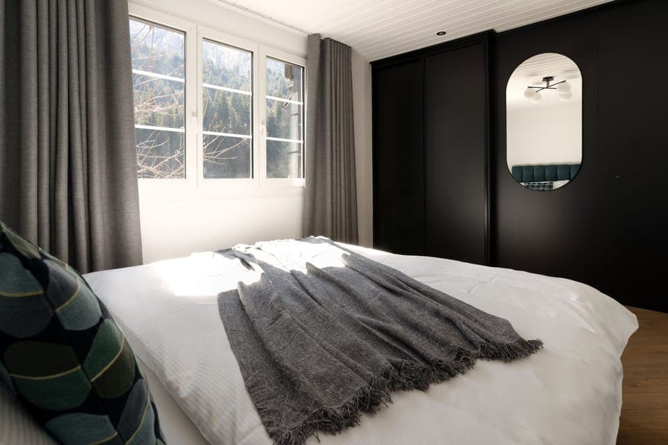 Central Serviced Apartment 2 (Engelbergerstrasse 53, Engelberg, 6390 CH, 700m away from hotel) | Minibar, in-room safe, desk, laptop workspace