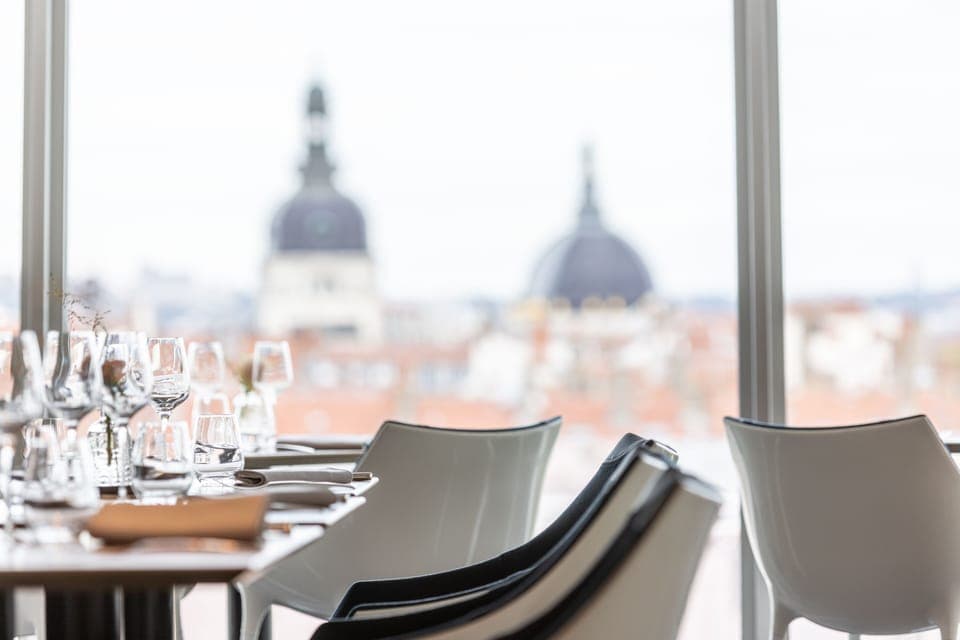 Lunch and dinner served