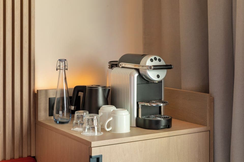 Minibar, in-room safe, desk, laptop workspace