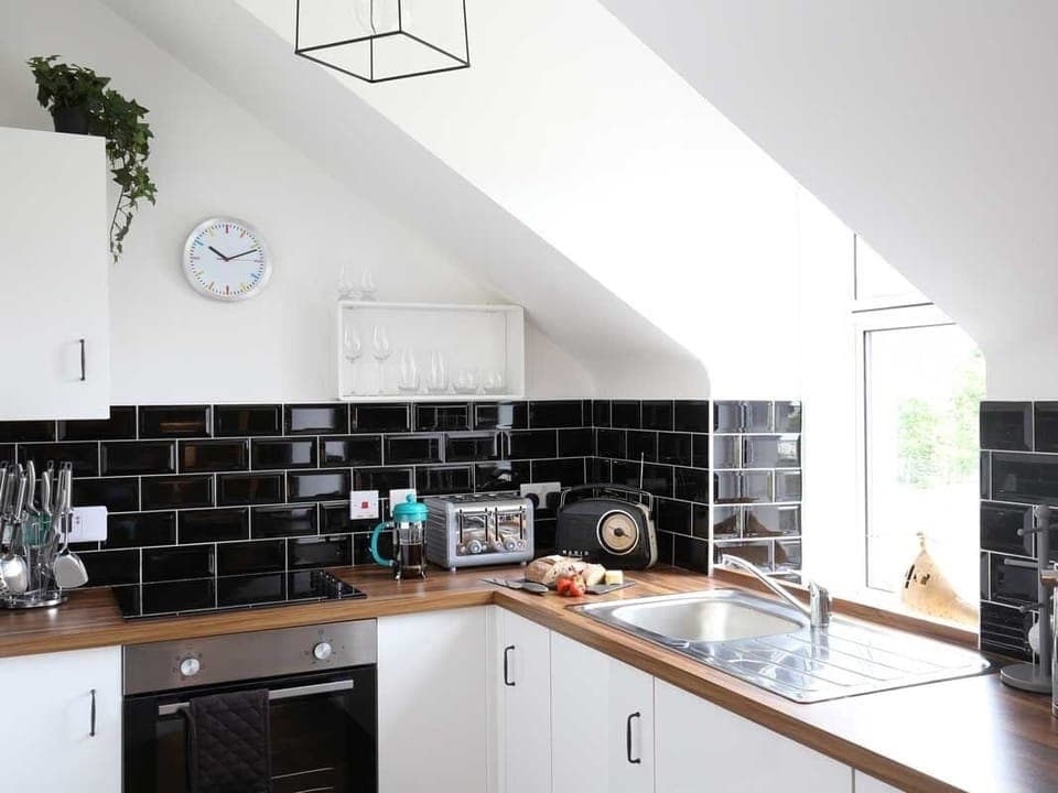 Premium Apartment, Private Bathroom, Garden View | Restaurant