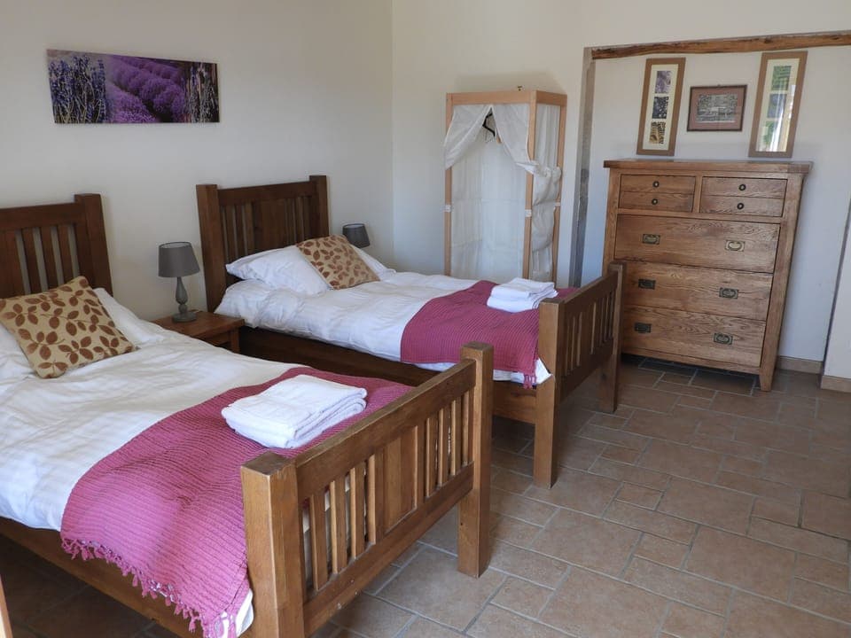 La Forge second bedroom