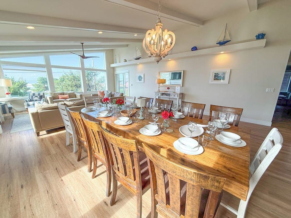 Dining table with 12 chairs 