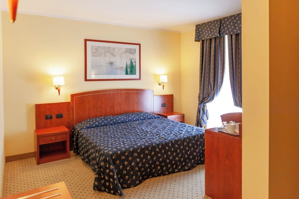 Comfort Double Room | Minibar, in-room safe, desk, soundproofing