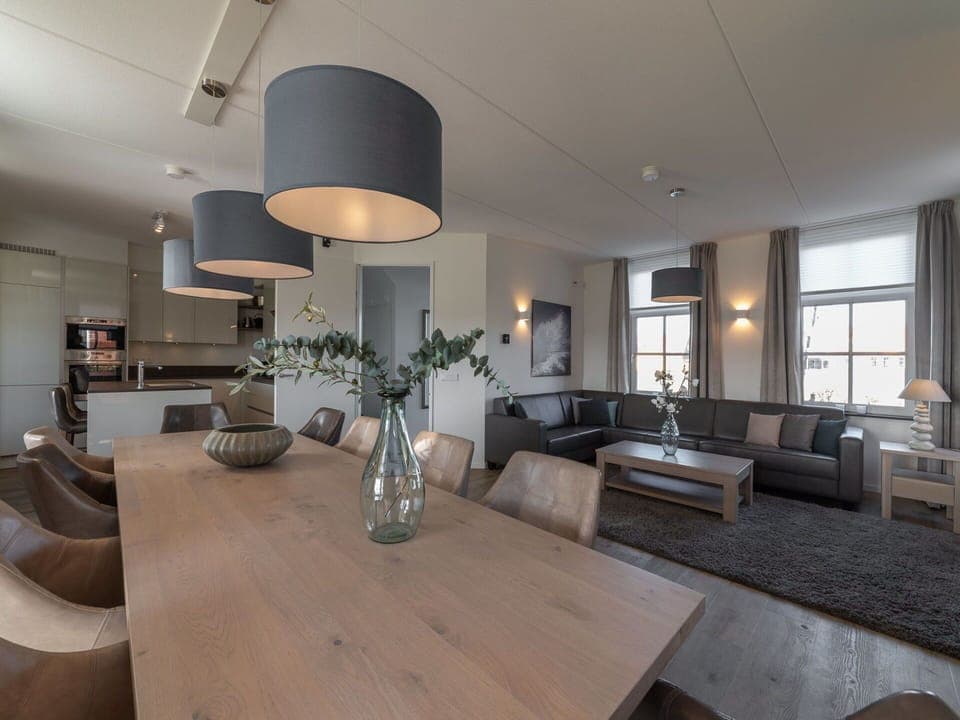 Table, Furniture, Couch, Building, Window, Plant, Wood, Lighting, Houseplant, Interior Design