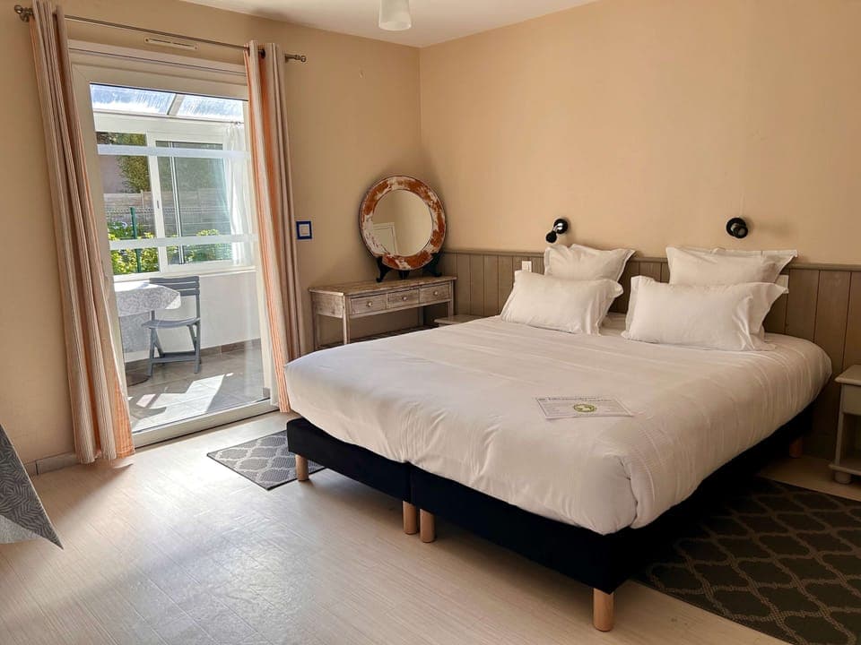 Comfort Double Room, Accessible | Premium bedding, Select Comfort beds, soundproofing, iron/ironing board