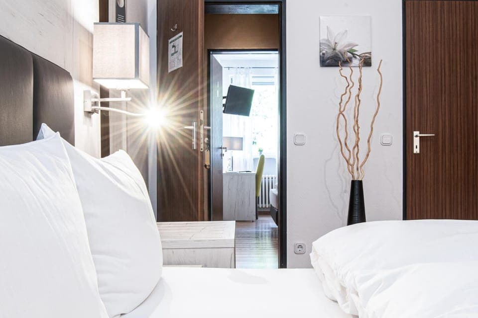 Soundproofing, free WiFi