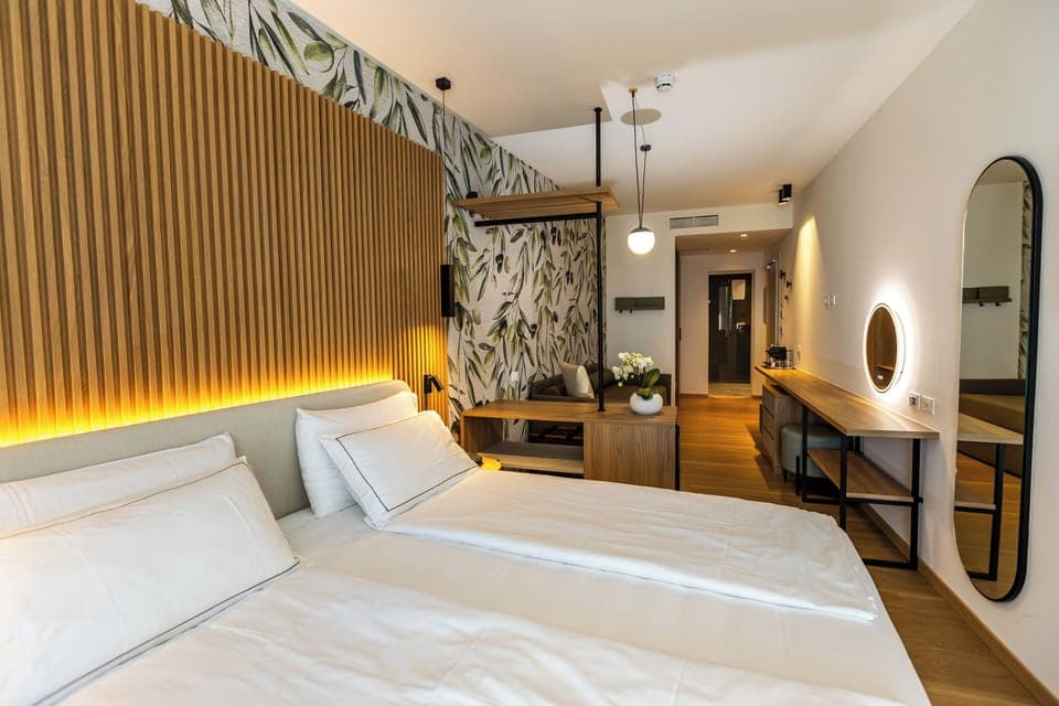 Studio Suite | Premium bedding, minibar, in-room safe, desk