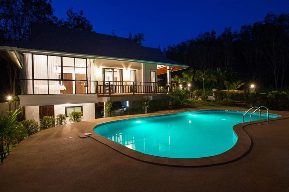 2-Bedroom Villa with Private Pool | Terrace/patio