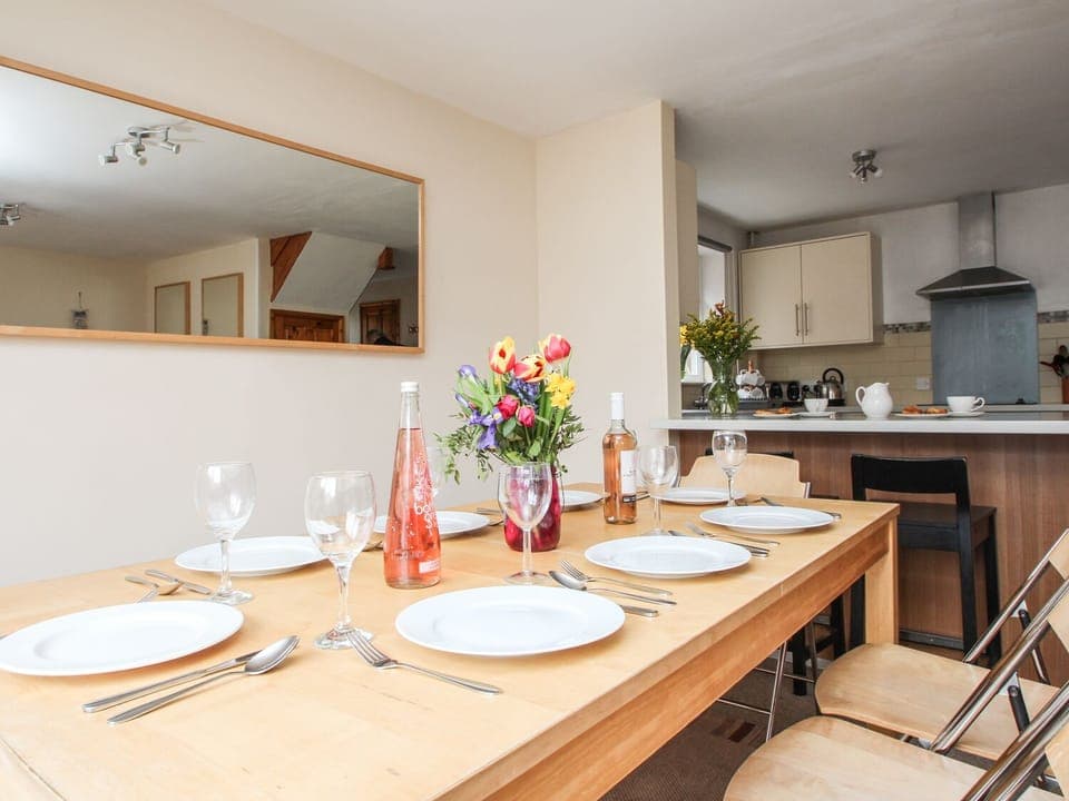 Cottage | Private kitchen | Fridge, microwave, dishwasher, electric kettle