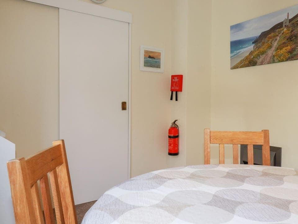 Cottage | 2 bedrooms, individually decorated, individually furnished, free WiFi