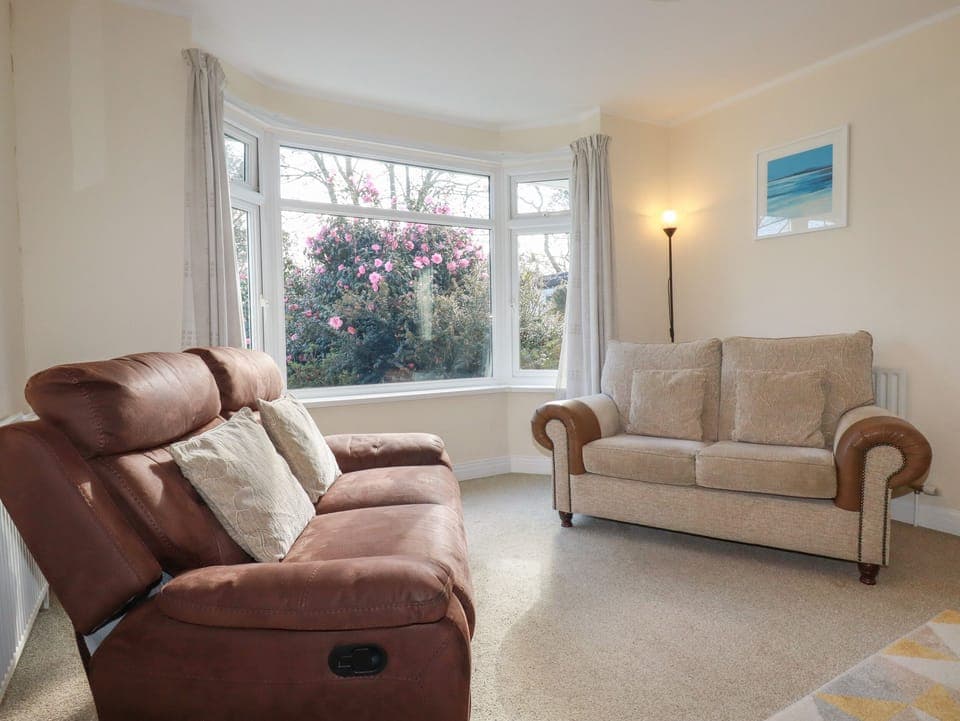 Cottage | Living area | TV