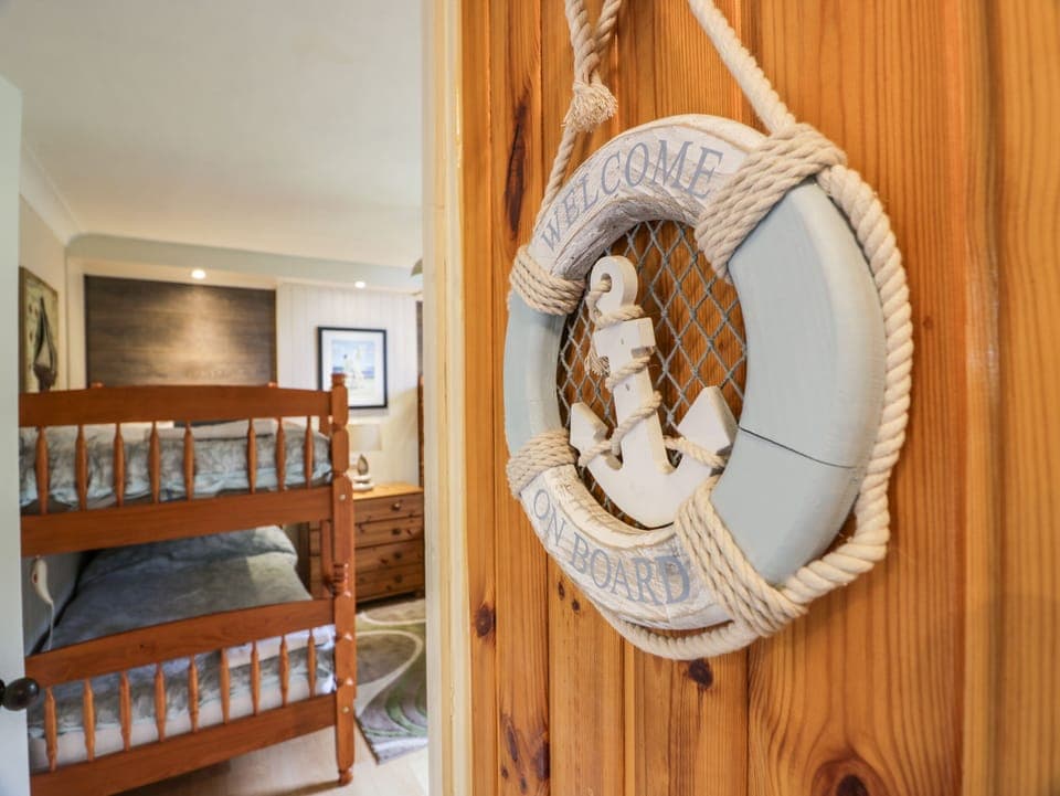 Cottage | 2 bedrooms, individually decorated, individually furnished, free WiFi