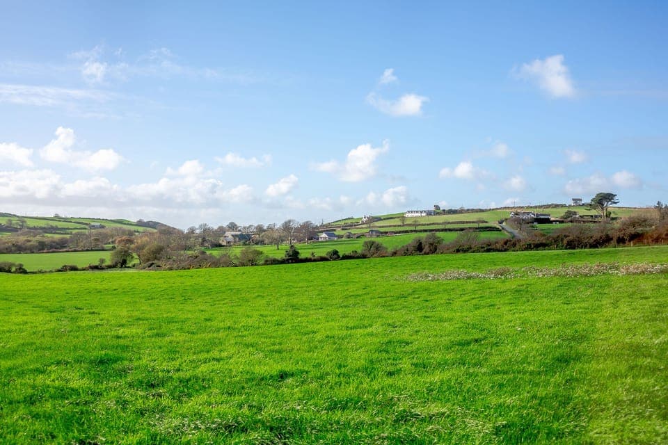 Cottage | Property grounds