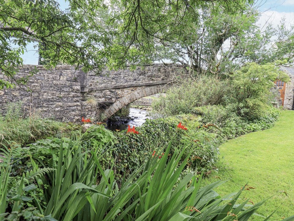 Cottage | Property grounds