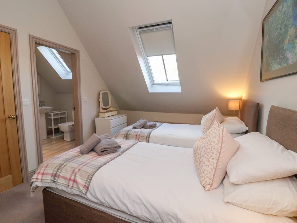 Cottage | 2 bedrooms, individually decorated, individually furnished, free WiFi