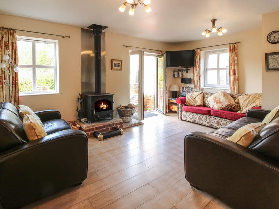 Cottage | Living area | TV