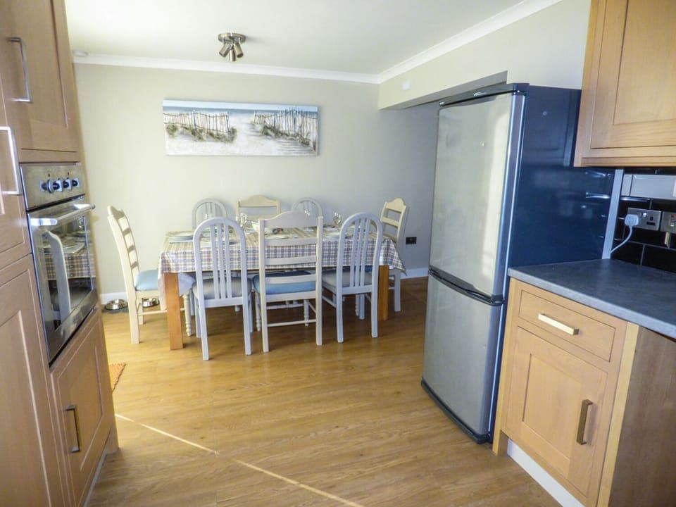 Cottage | Private kitchen | Microwave, stovetop, dishwasher, highchair