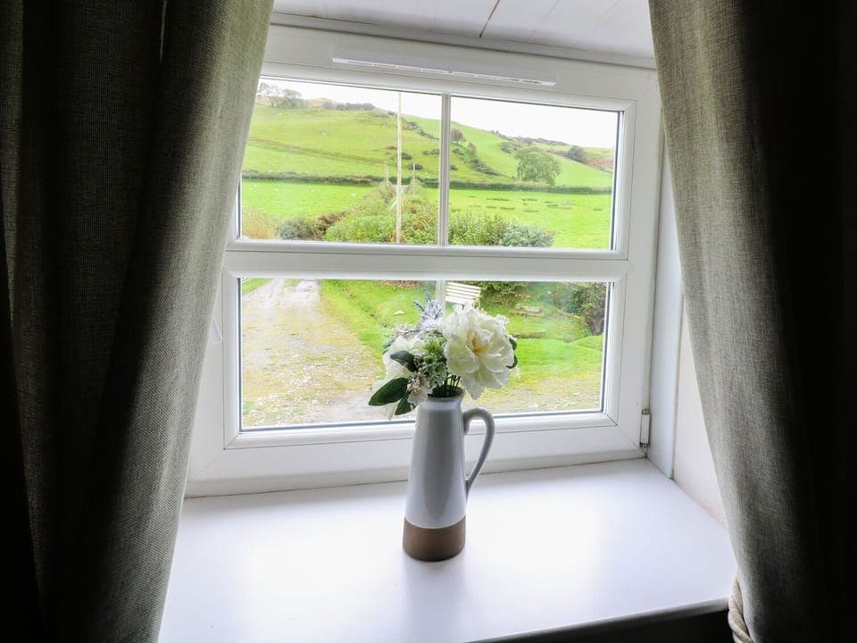 Cottage | 3 bedrooms, individually decorated, individually furnished